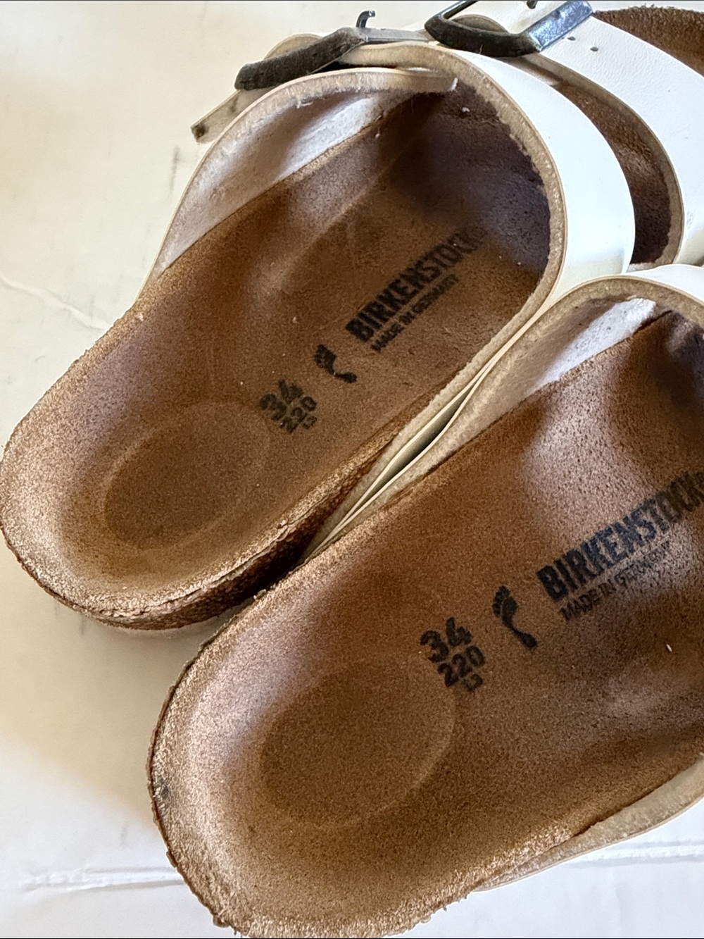 Birkenstocks Arizona White Sandals - Girls Size 34 - Picture 11 of 11